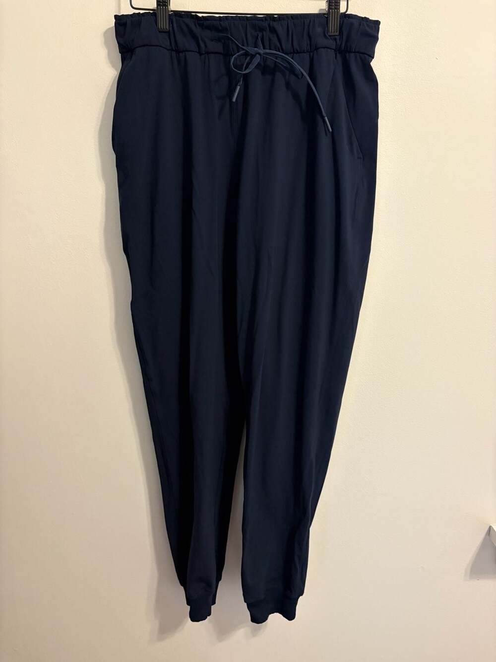 Lululemon Keep Moving High-Rise Pant Jogger 7/8 Length in Navy size 8